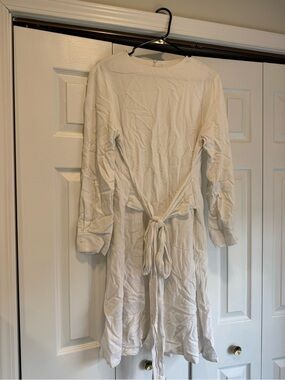 White Long-Sleeve Tie-Back Dress